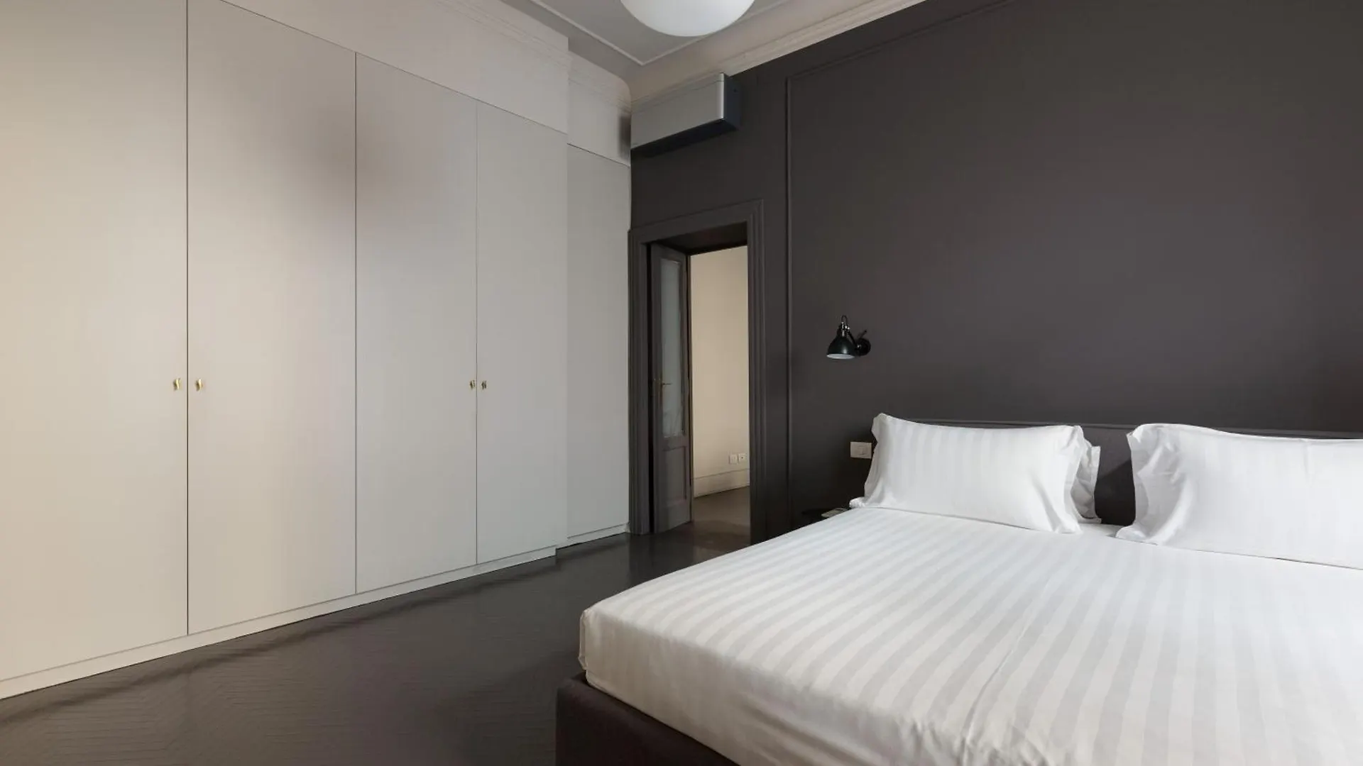 Brera Apartments In Porta Volta Milan